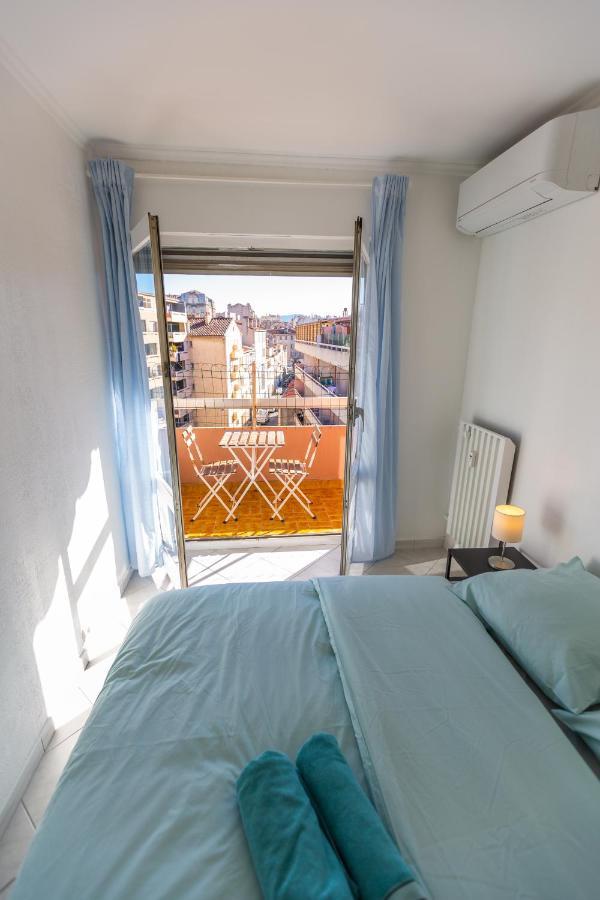 Superbe 100m2 - 2 Balcons - Proche Gare - Climatise Apartment